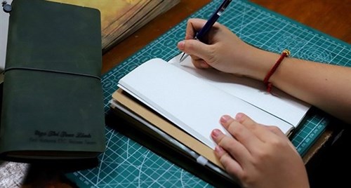 Quy trình sản xuất sổ tay tại 2IDEA - Sổ tay quà tặng